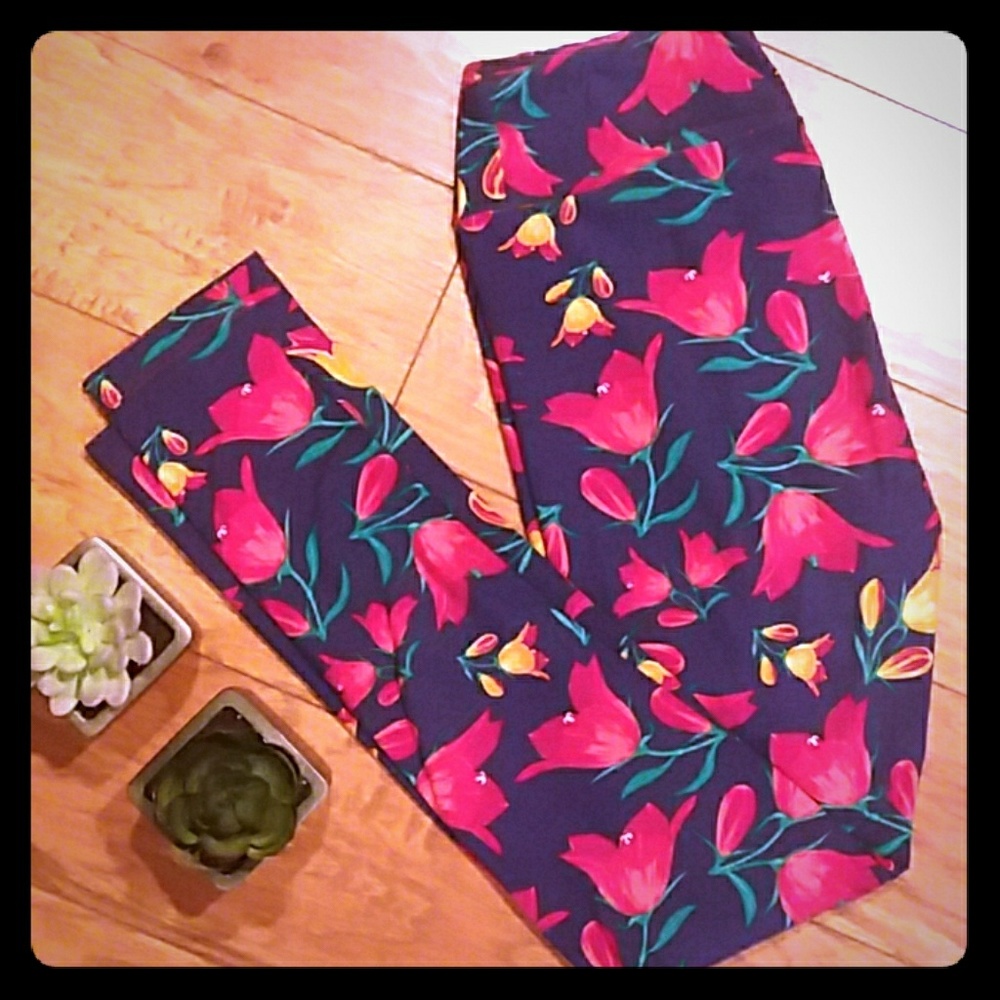 Navy/Purple OS Leggings w/ Red Tulips